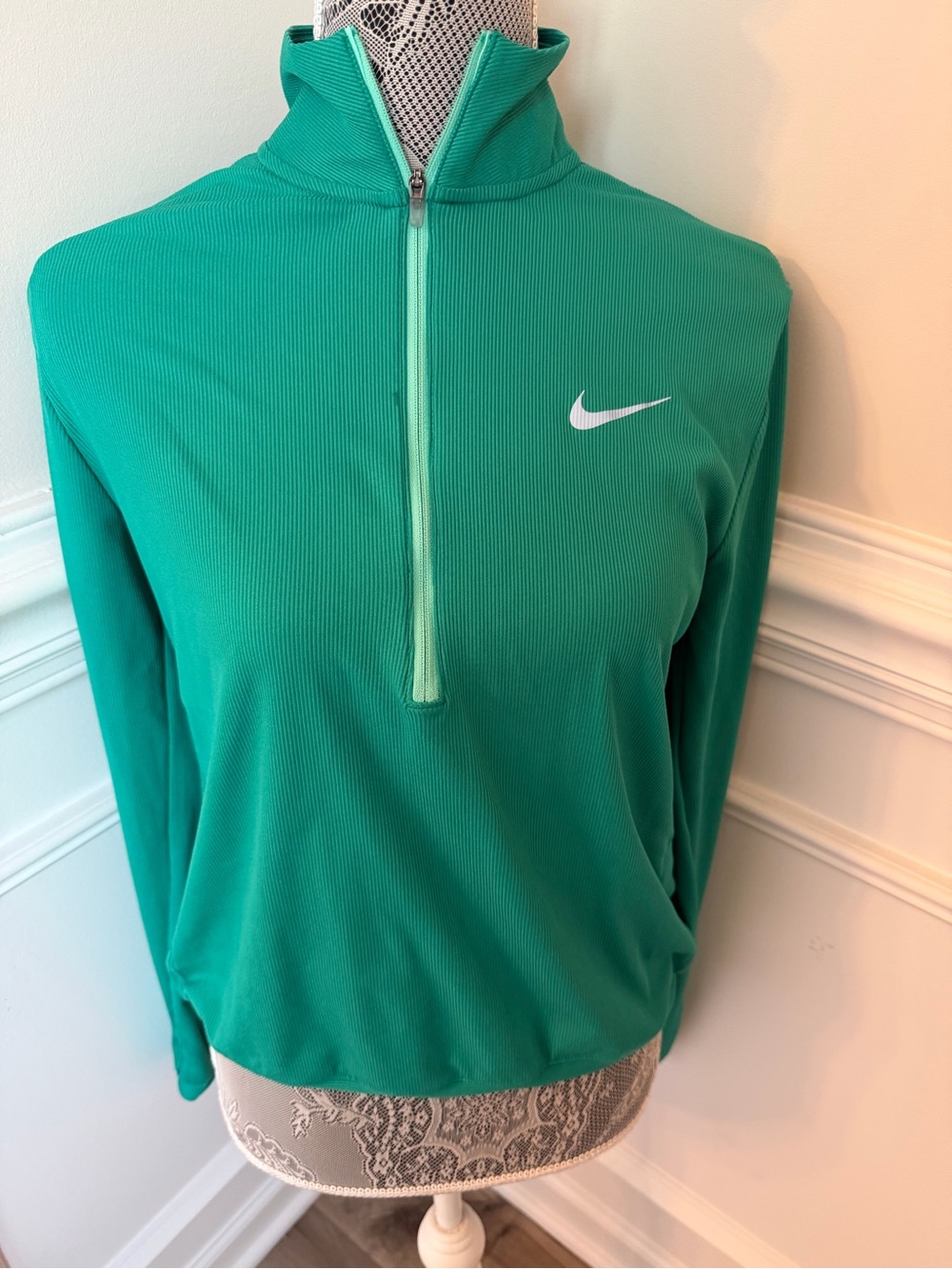 Nike Dri-Fit Women’s Green Long Sleeve Rib Knit Shirt Size M
